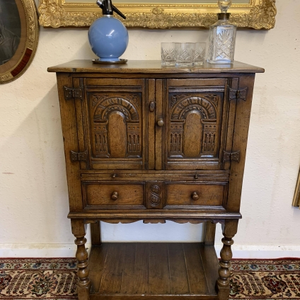 Outstanding Quality Titchmarsh And Goodwin Carved Oak Wine Cabinet/cocktail Cabinet/bar - Now Sold