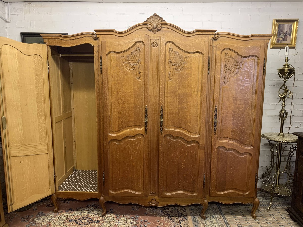 Outsanding Quality French Carved Oak Four-door Brakefront Armoire/wardrobe - Now Sold - Image 11