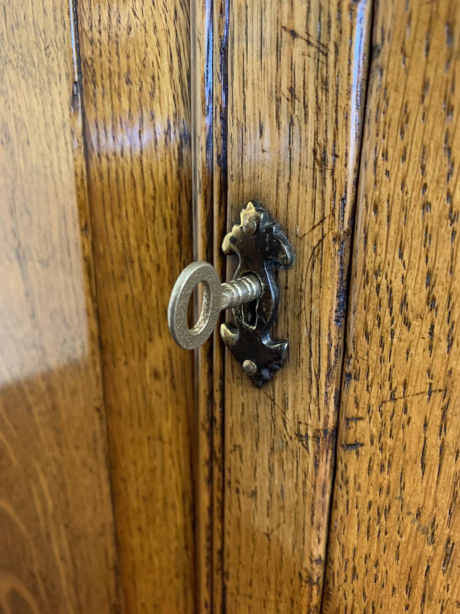 Outstanding Quality Large Oak Dresser Base/sideboard - Now Sold - Image 15