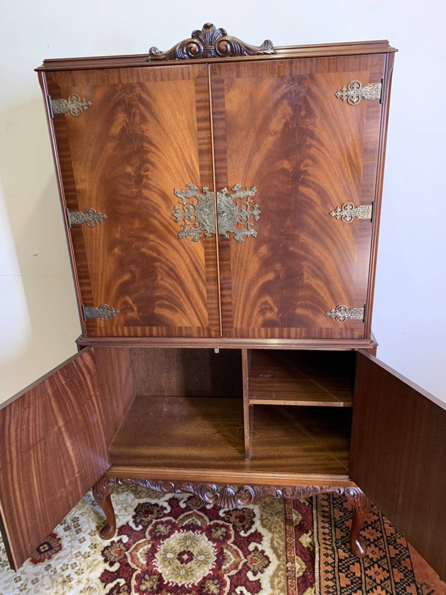 Outstanding Quality Mid Century Carved Walnut Cocktail Cabinet/bar - Now Sold - Image 17