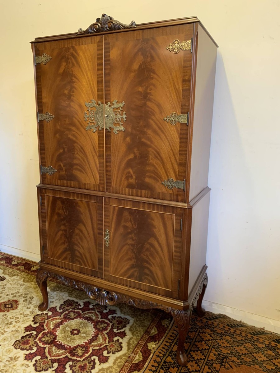 Outstanding Quality Mid Century Carved Walnut Cocktail Cabinet/bar - Now Sold - Image 21