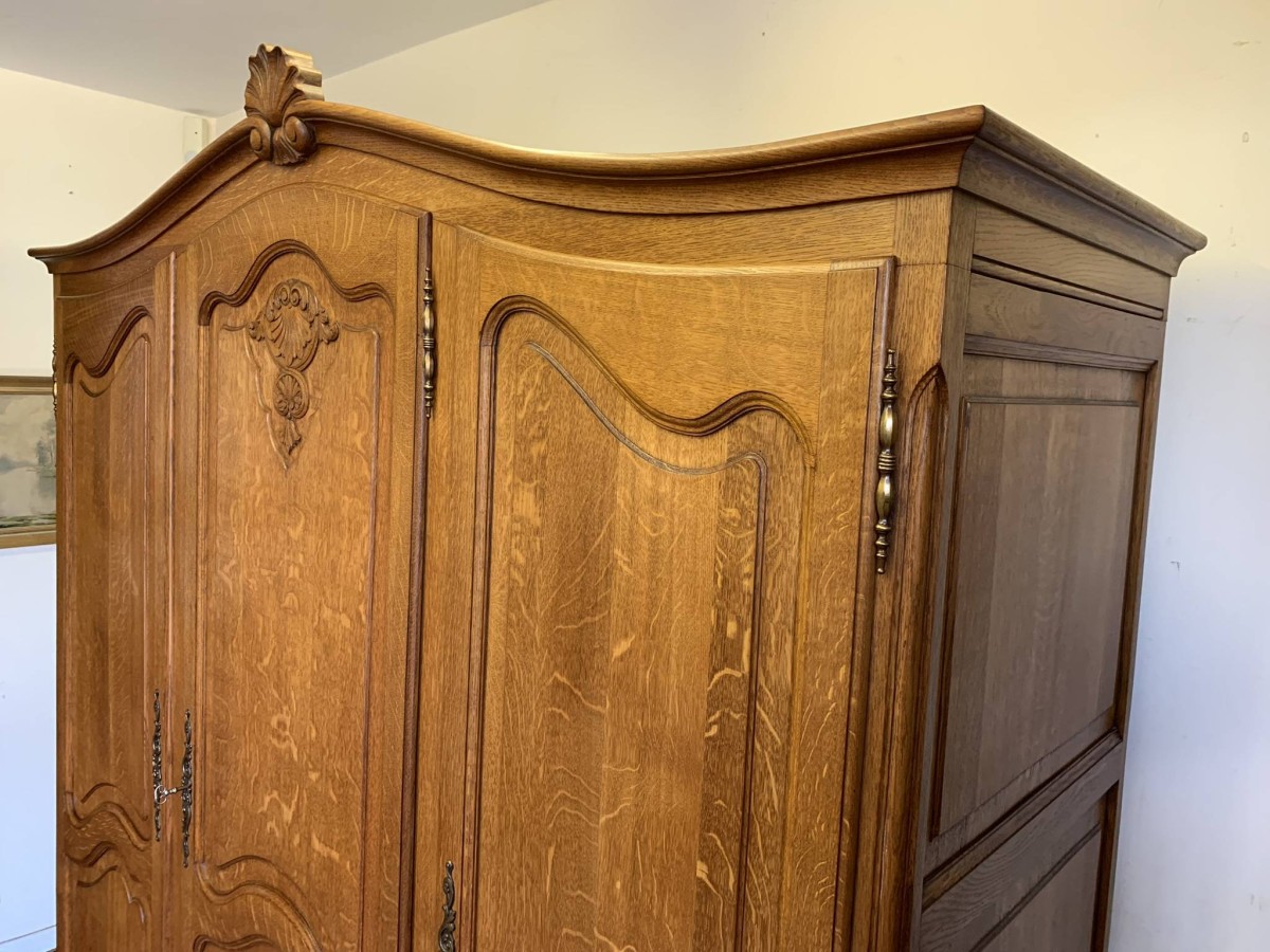 Outstanding Quality French Carved Oak Three Door Armoire/wardrobe - Image 10