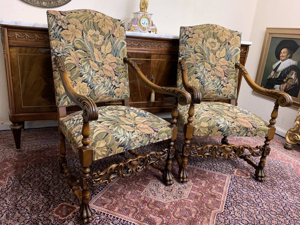 Fabulous Pair Of French Carved Walnut Throne Chairs/armchairs Circa 1930 - Image 3