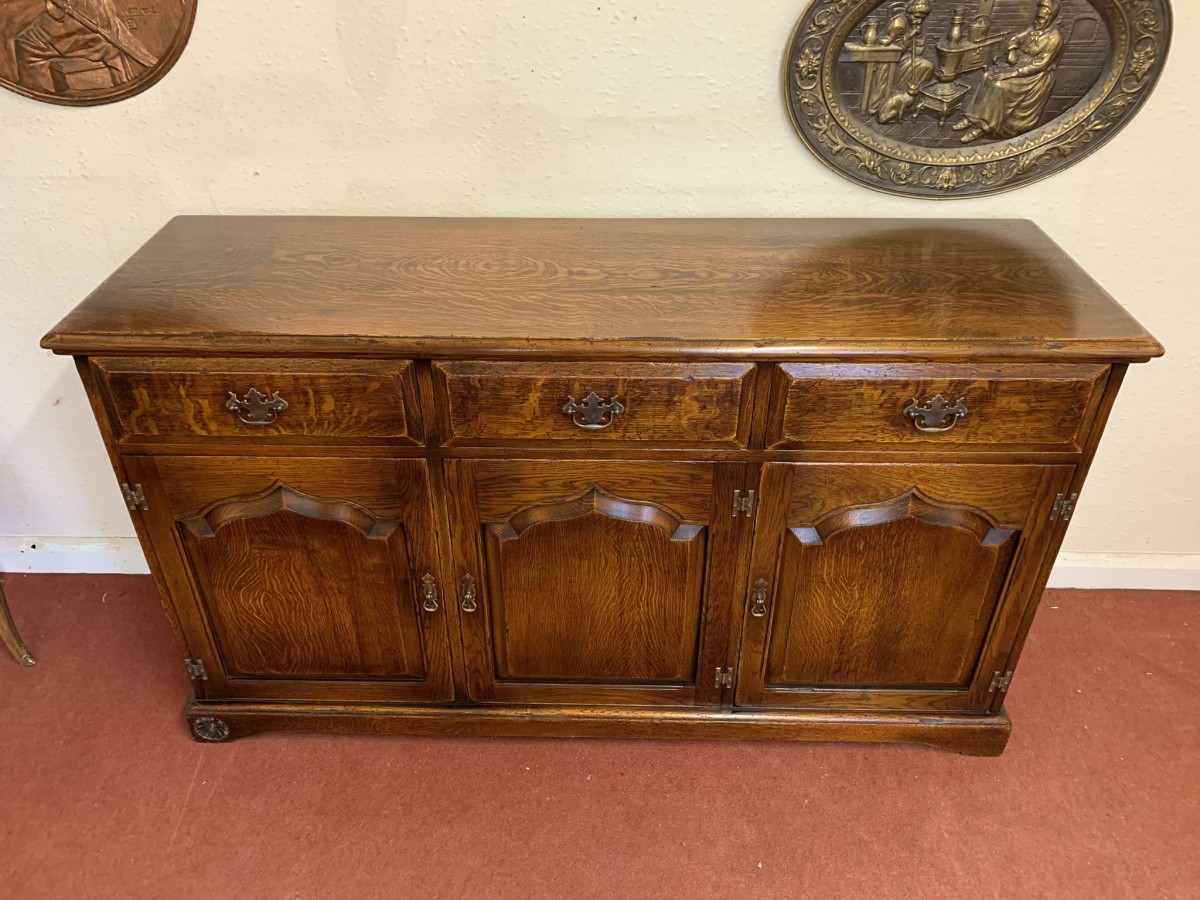 Outstanding Quality "royal Oak" Dresser / Sideboard/cupboard - Now Sold - Image 15