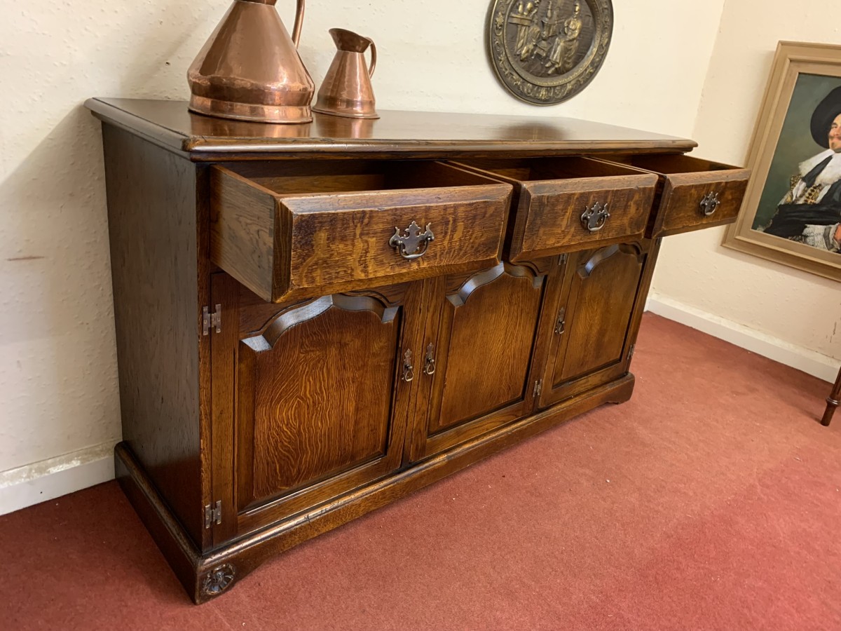Outstanding Quality "royal Oak" Dresser / Sideboard/cupboard - Now Sold - Image 18