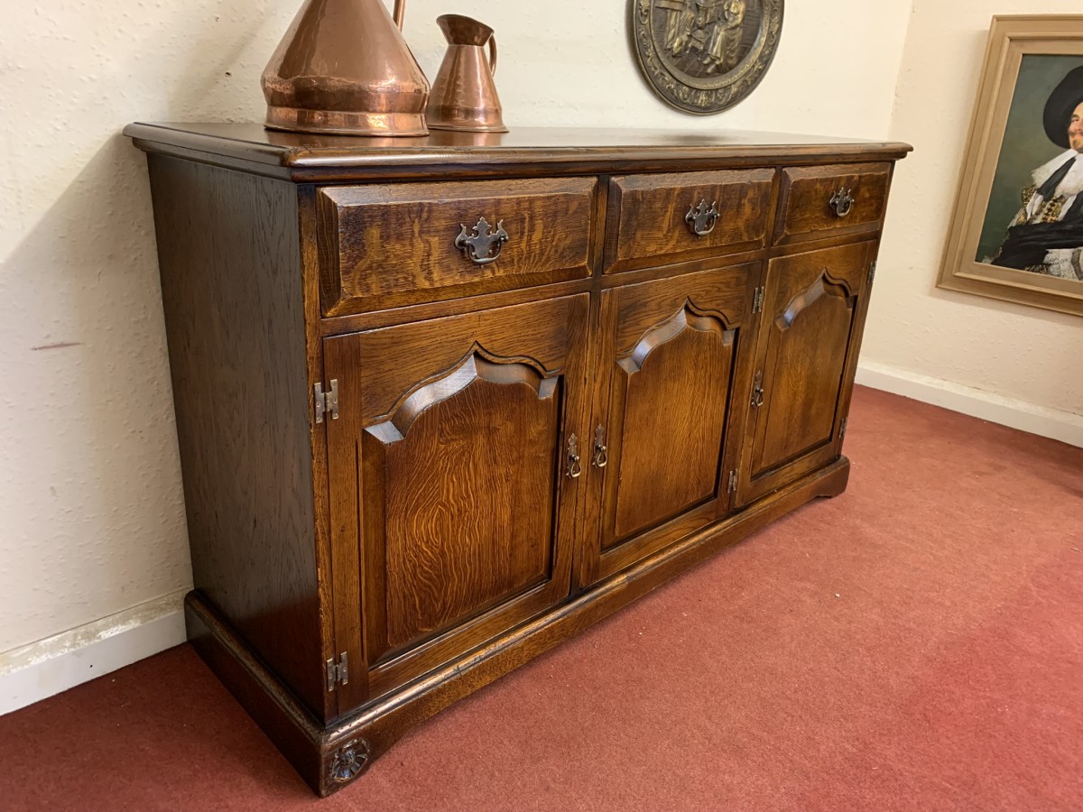 Outstanding Quality "royal Oak" Dresser / Sideboard/cupboard - Now Sold - Image 3