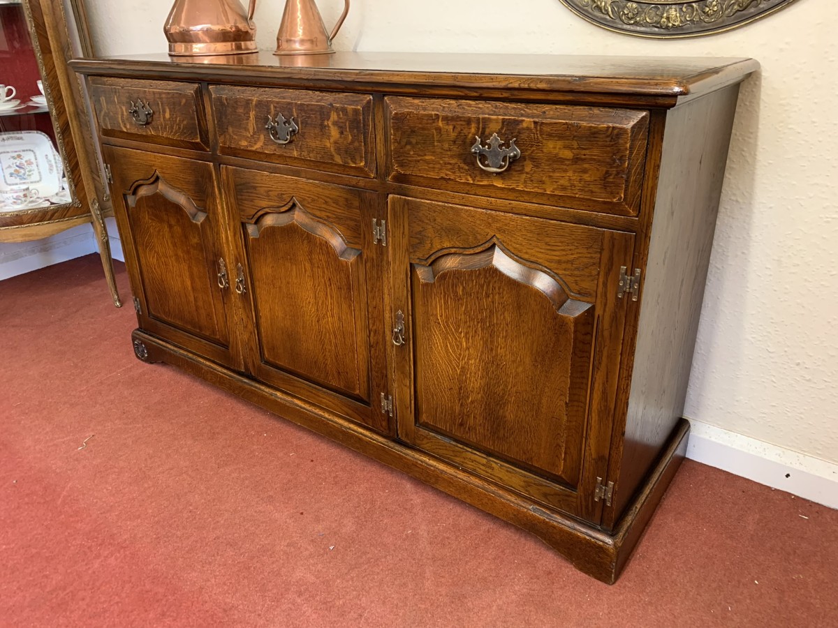 Outstanding Quality "royal Oak" Dresser / Sideboard/cupboard - Now Sold - Image 4