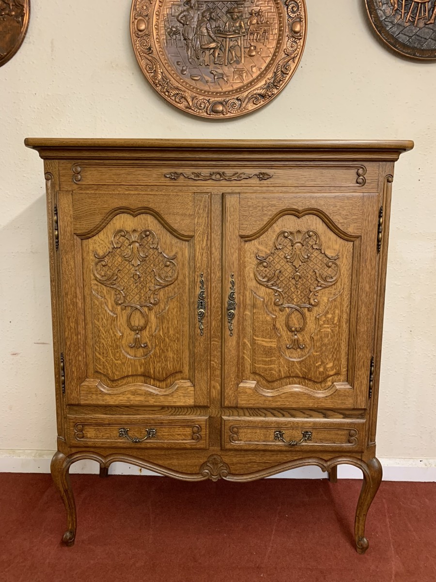 Fantstic Quality French Carved Oak Two Door Cupboard/cabinet