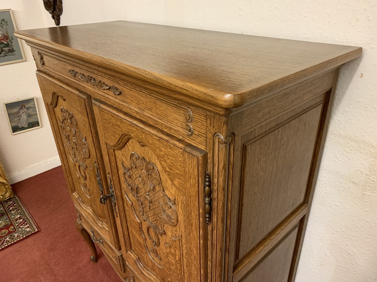 Fantstic Quality French Carved Oak Two Door Cupboard/cabinet - Image 14