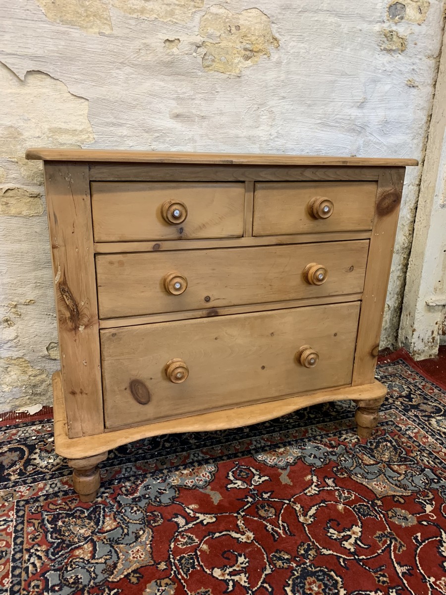 Fabulous Antique French Pine Chest Of Four Drawers Circa 1900 - Image 2