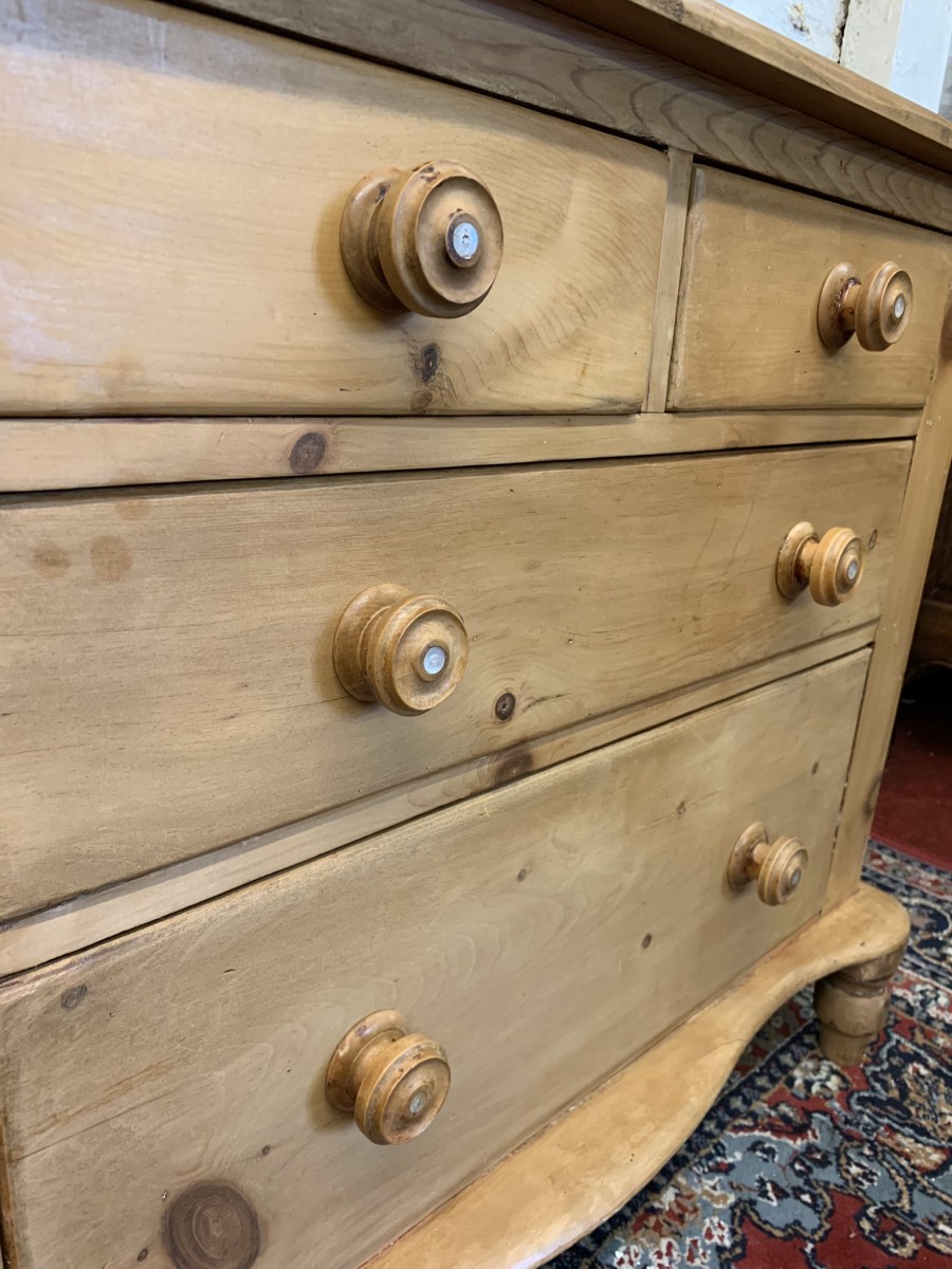 Fabulous Antique French Pine Chest Of Four Drawers Circa 1900 - Image 3