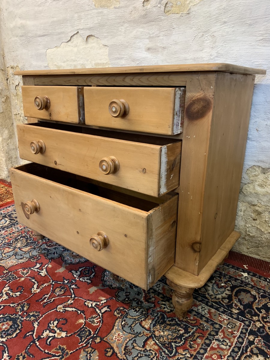 Fabulous Antique French Pine Chest Of Four Drawers Circa 1900 - Image 7