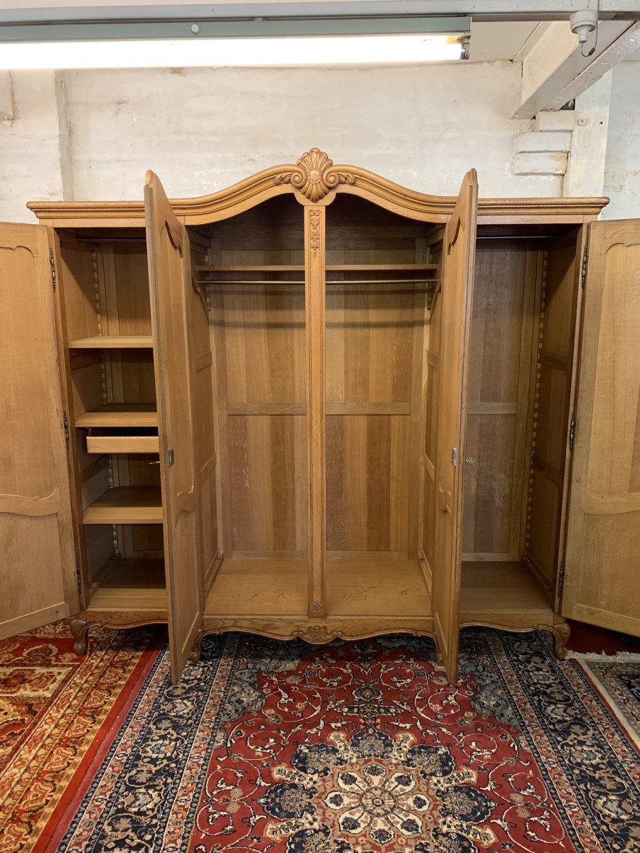 Outstanding Quality French Carved Oak Brakefront Four Door Armoire/wardrobe - Image 14