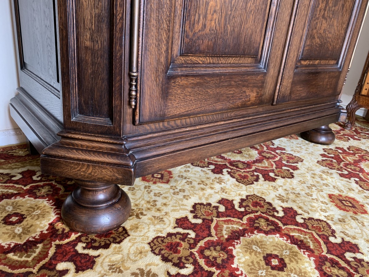 Stunning Oak Shaped Top Two Door Armoire/wardrobe/cupboard - Image 12