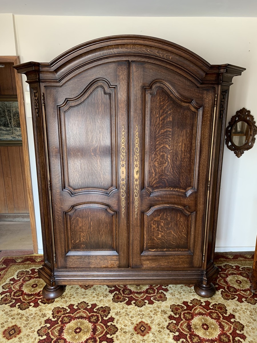 Stunning Oak Shaped Top Two Door Armoire/wardrobe/cupboard - Image 18