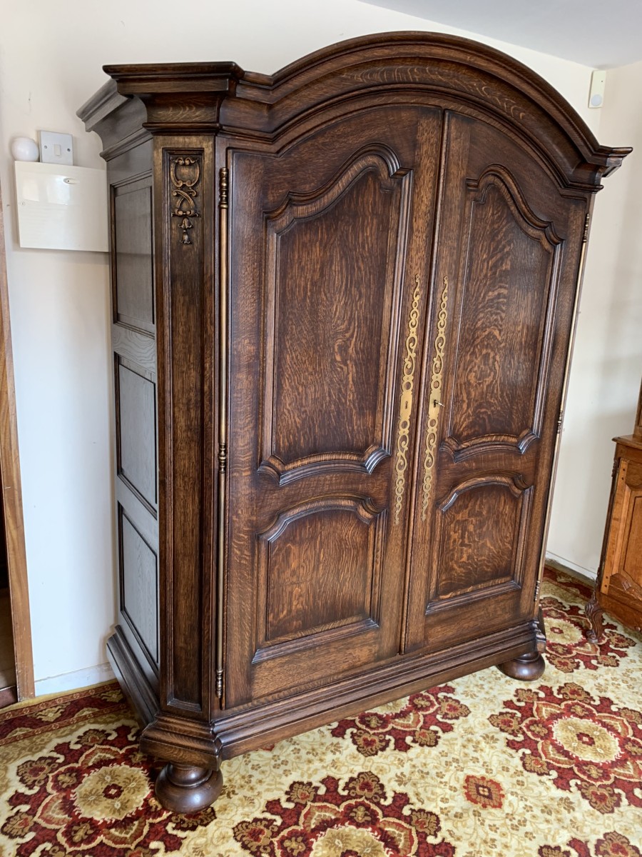 Stunning Oak Shaped Top Two Door Armoire/wardrobe/cupboard - Image 2