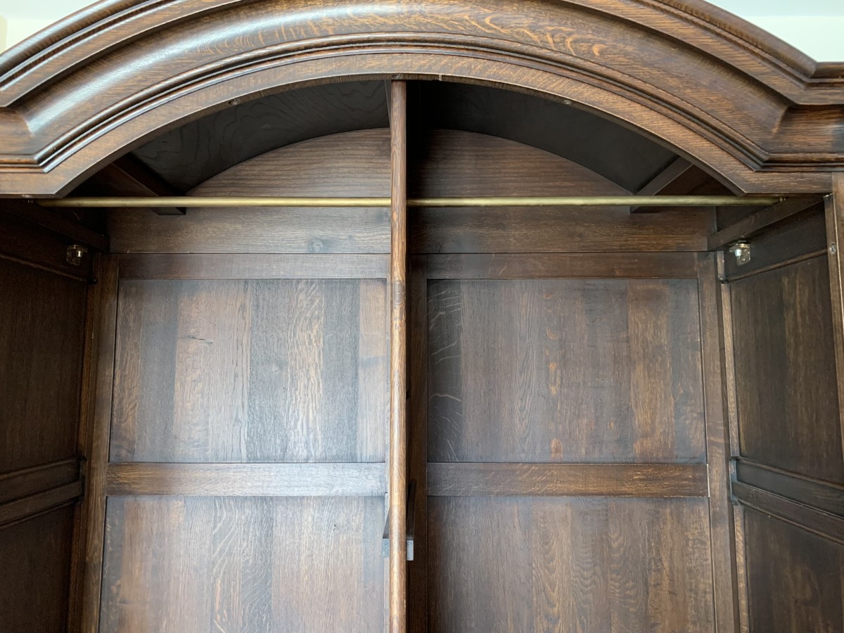 Stunning Oak Shaped Top Two Door Armoire/wardrobe/cupboard - Image 20