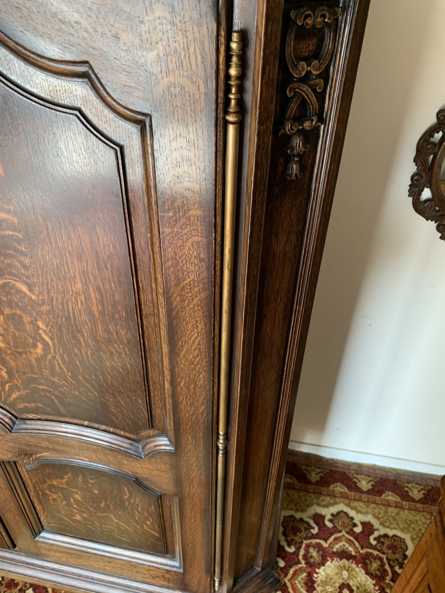 Stunning Oak Shaped Top Two Door Armoire/wardrobe/cupboard - Image 6