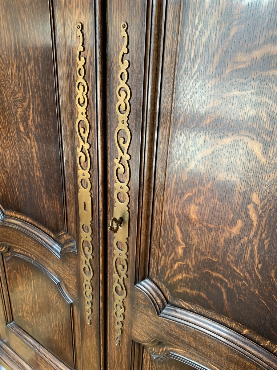 Stunning Oak Shaped Top Two Door Armoire/wardrobe/cupboard - Image 7