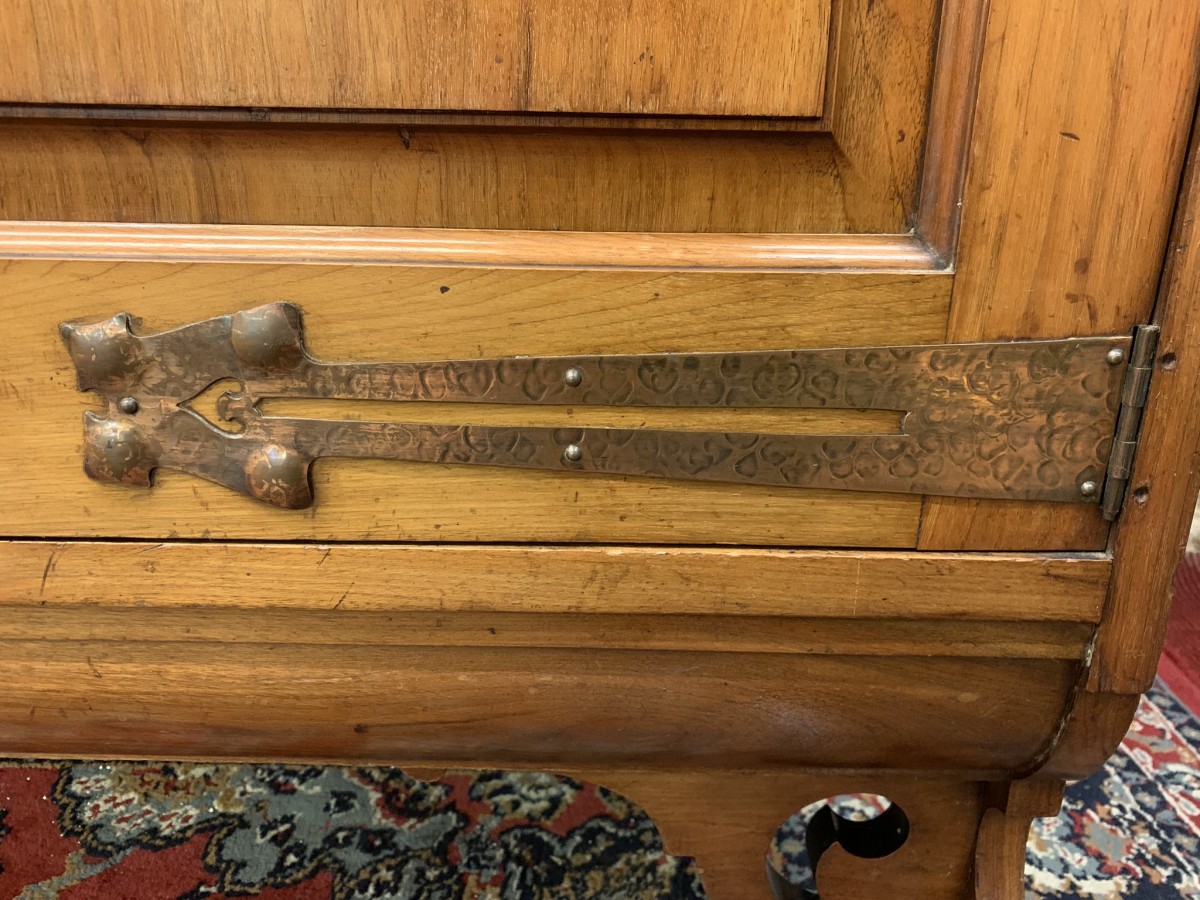 Stunning Walnut Arts And Crafts Mirrored Back Sideboard/dresser - Image 10