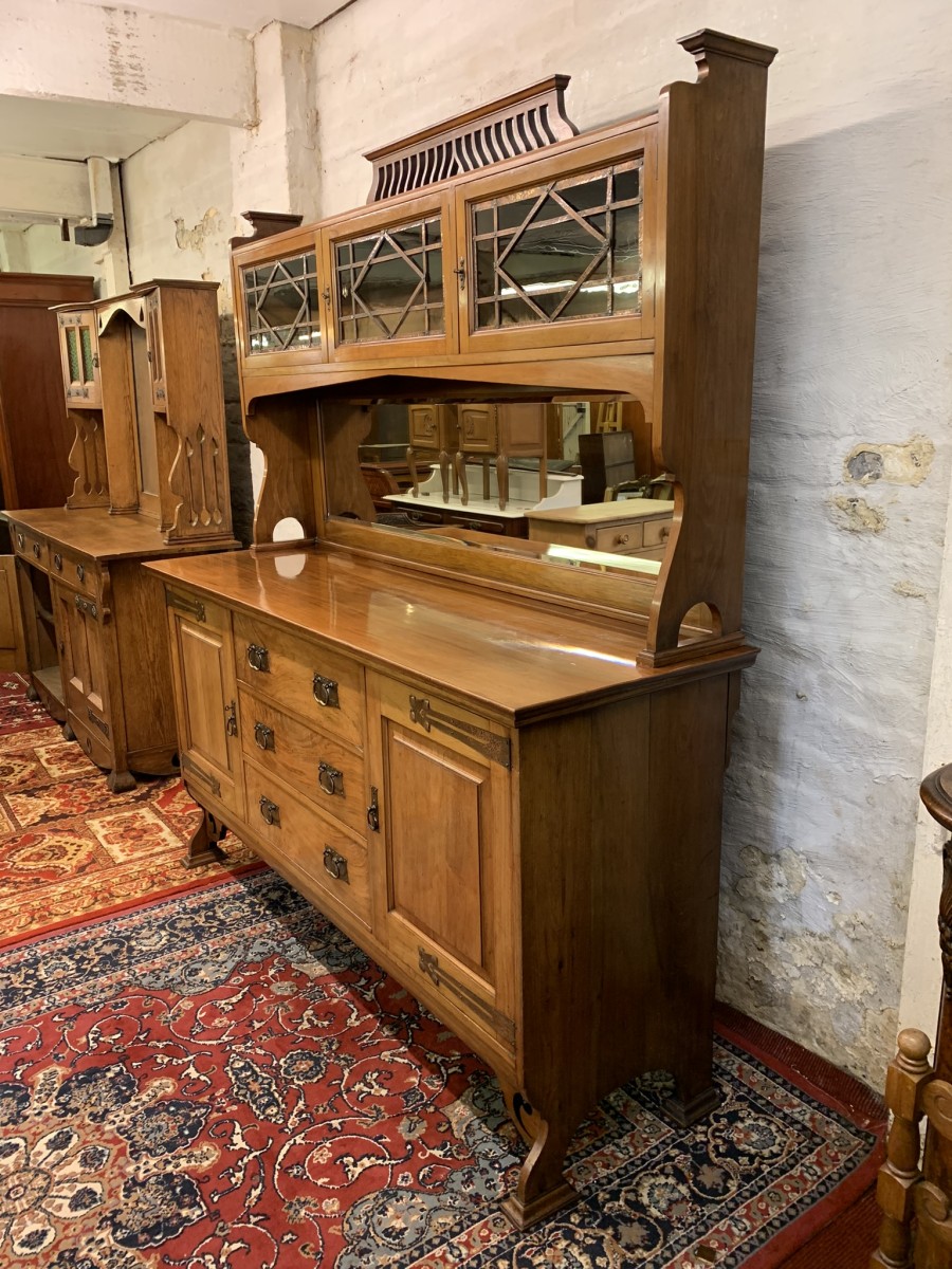 Stunning Walnut Arts And Crafts Mirrored Back Sideboard/dresser - Image 3
