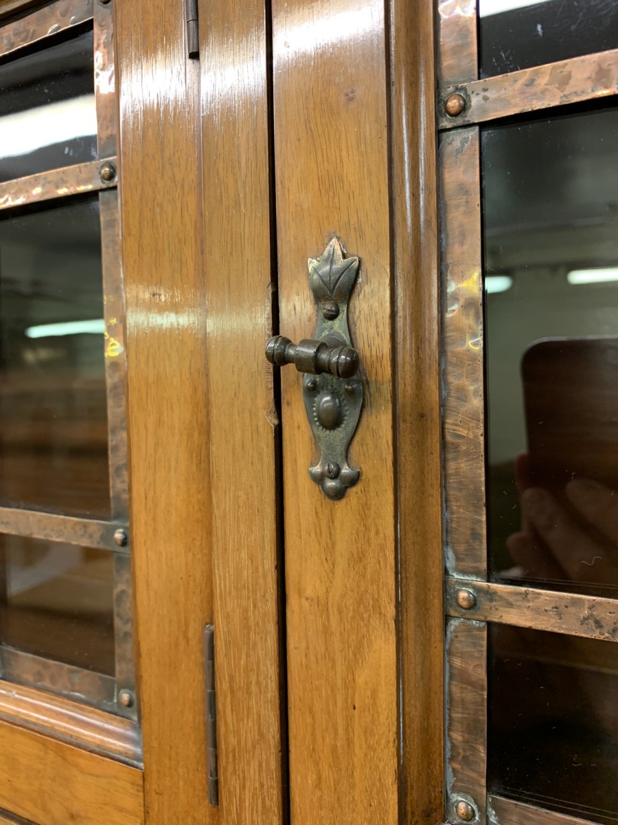 Stunning Walnut Arts And Crafts Mirrored Back Sideboard/dresser - Image 7