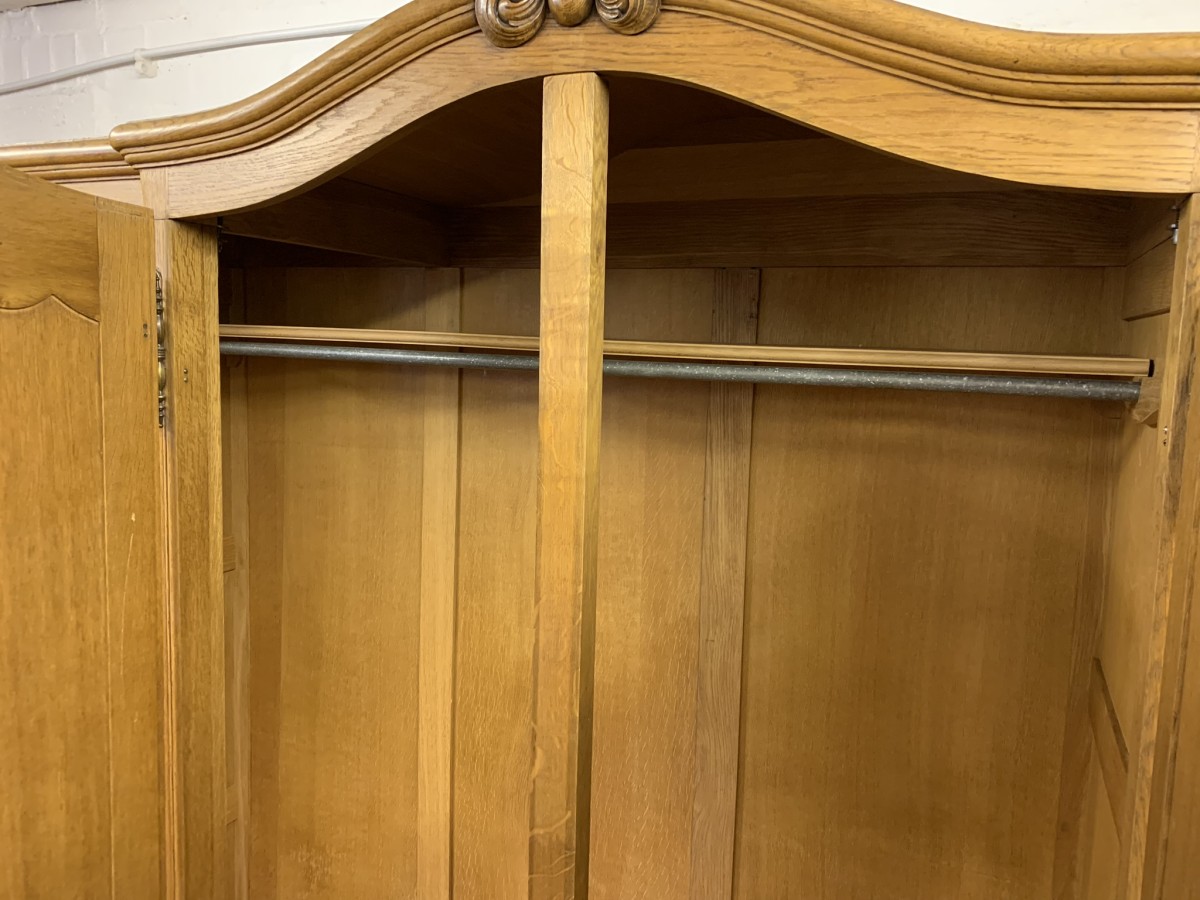 Fantastic French Carved Oak Four-door Breakfront Armoire/wardrobe - Image 12