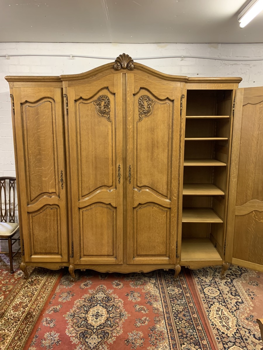 Fantastic French Carved Oak Four-door Breakfront Armoire/wardrobe - Image 14