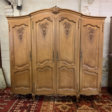 Outstanding Quality French Crved Oak Four-door Breakfront Armoire/wardrobe