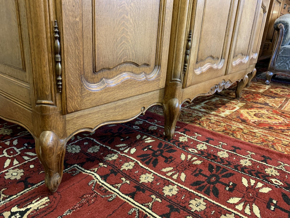 Outstanding Quality French Crved Oak Four-door Breakfront Armoire/wardrobe - Image 10