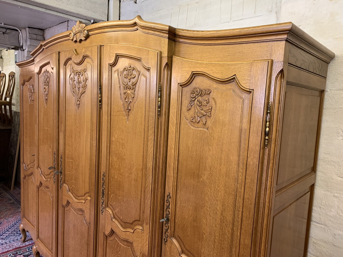 Outstanding Quality French Carved Oak Five Door Breakfront Armoire/wardrobe - Image 4