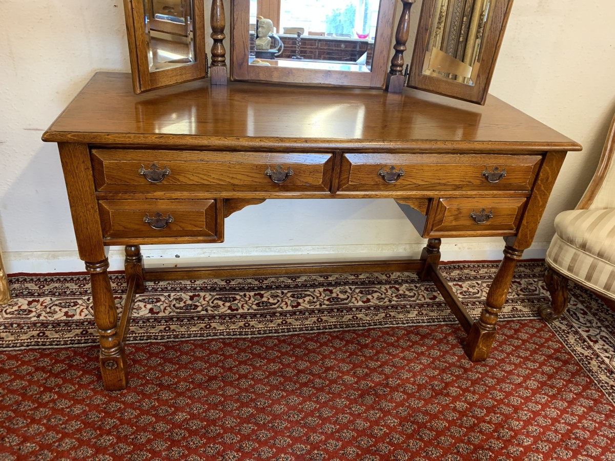 Outstanding Quality Royal Oak Triple Mirror Dressing Table - Image 11