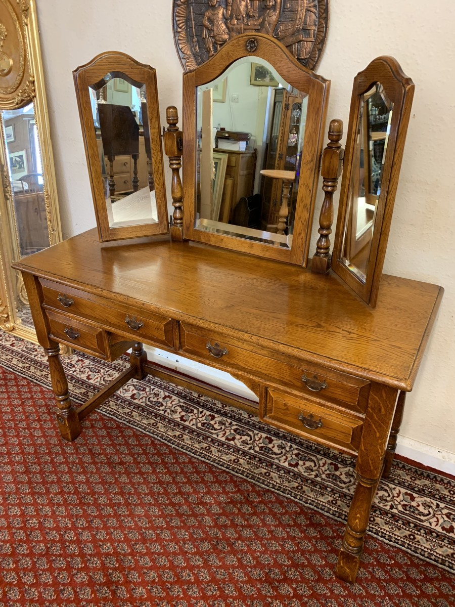 Outstanding Quality Royal Oak Triple Mirror Dressing Table - Image 16