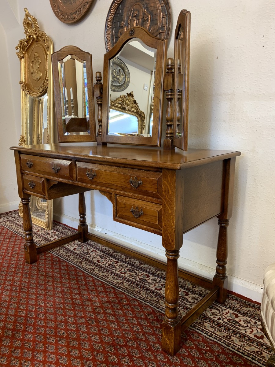 Outstanding Quality Royal Oak Triple Mirror Dressing Table - Image 3