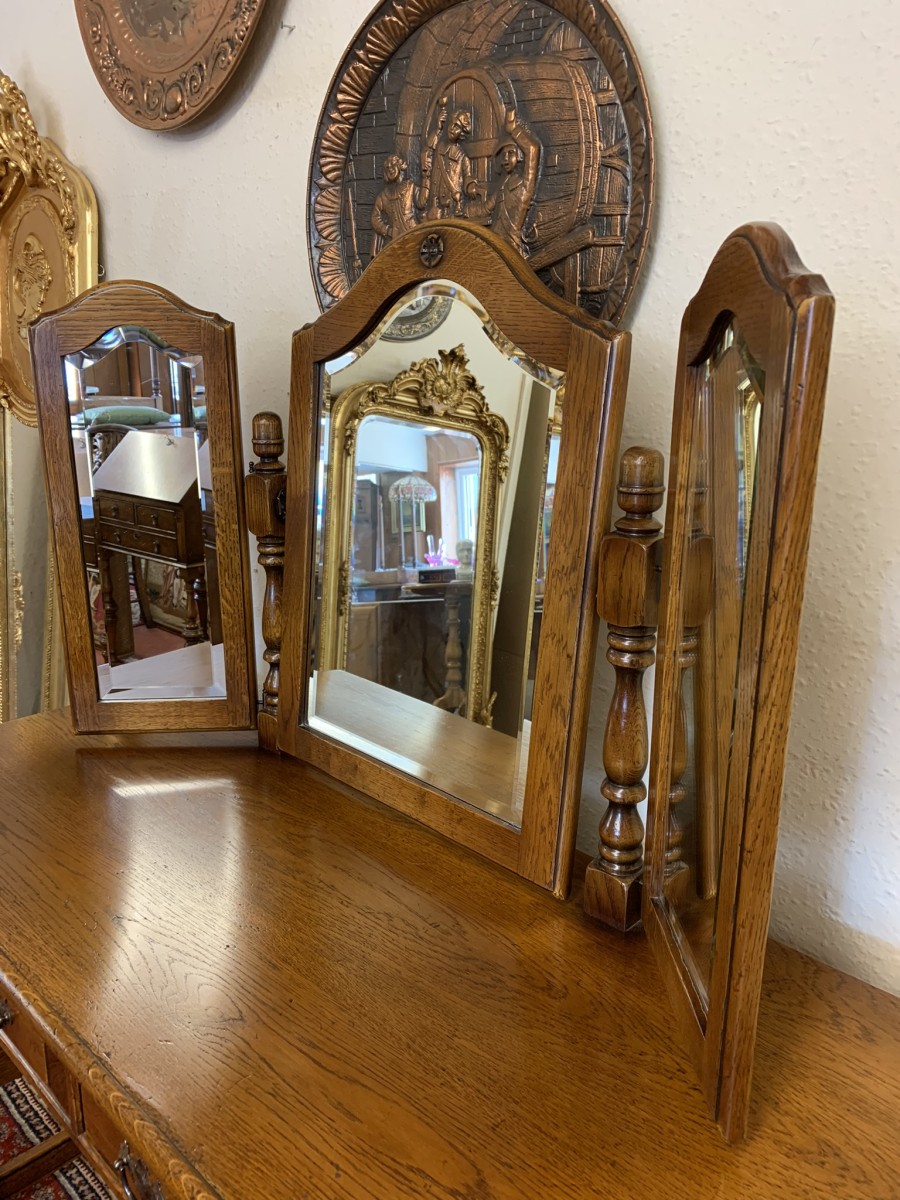 Outstanding Quality Royal Oak Triple Mirror Dressing Table - Image 4