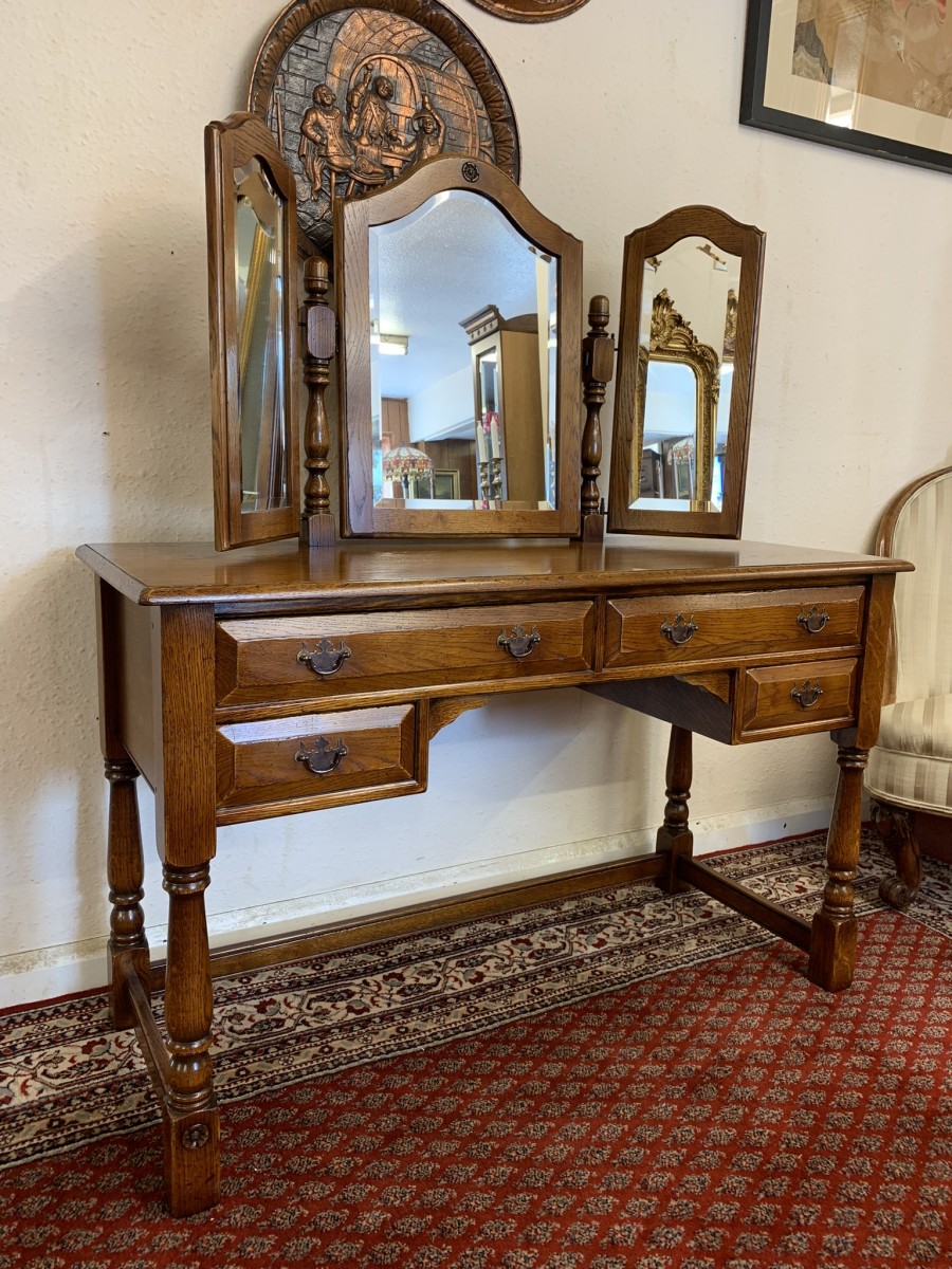 Outstanding Quality Royal Oak Triple Mirror Dressing Table - Image 9
