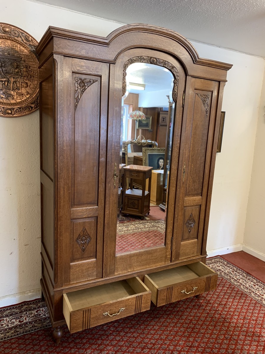 Fantastic Quality Antique Frenc Carved Oak Mirrored Door Armoire/wardrobe - Image 10