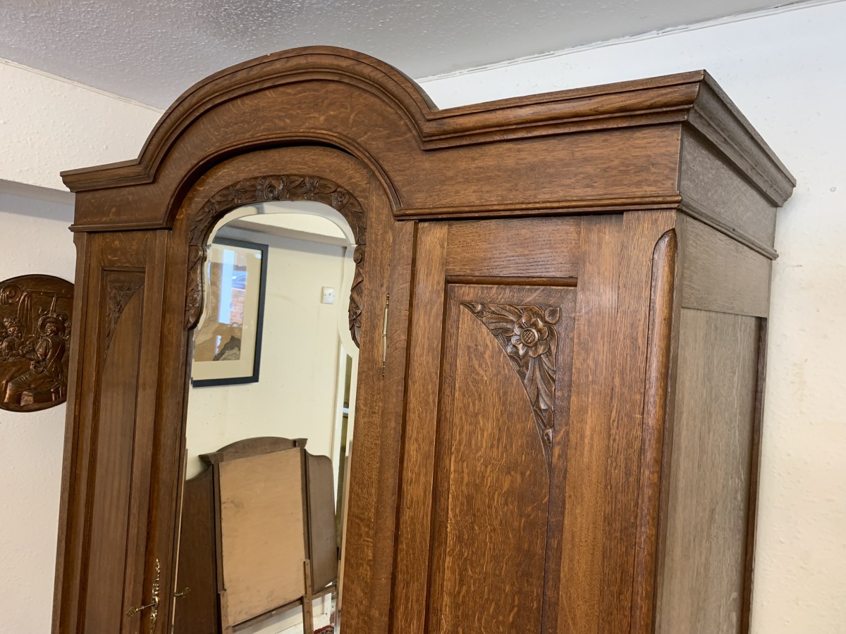 Fantastic Quality Antique Frenc Carved Oak Mirrored Door Armoire/wardrobe - Image 4
