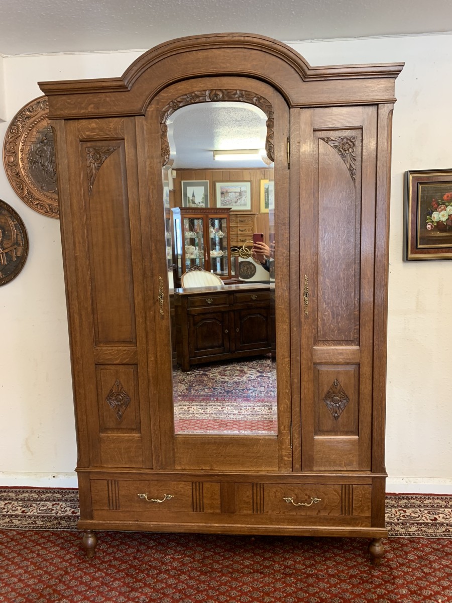 Fantastic Quality Antique Frenc Carved Oak Mirrored Door Armoire/wardrobe - Image 8