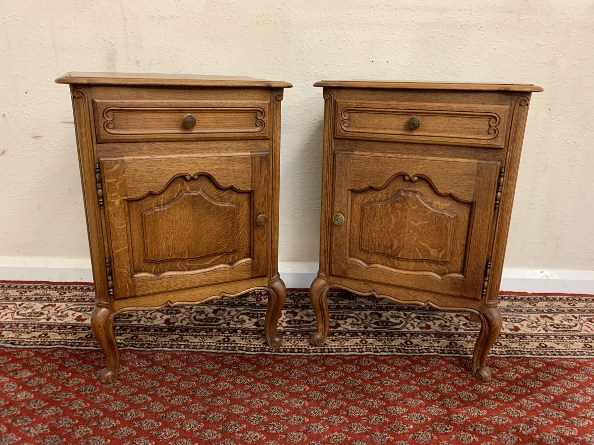Fantastic Pair Of French Oak Bedside Cabinets - Image 10