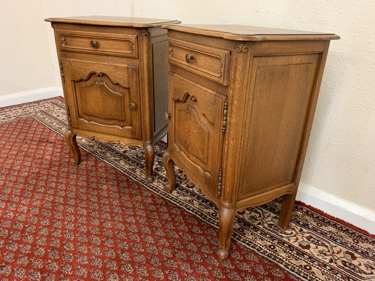 Fantastic Pair Of French Oak Bedside Cabinets - Image 12