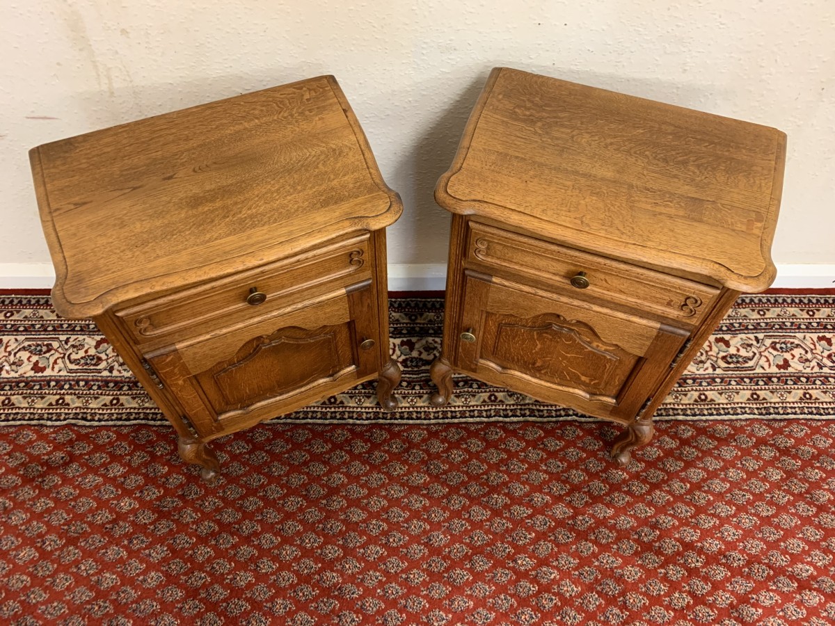 Fantastic Pair Of French Oak Bedside Cabinets - Image 15