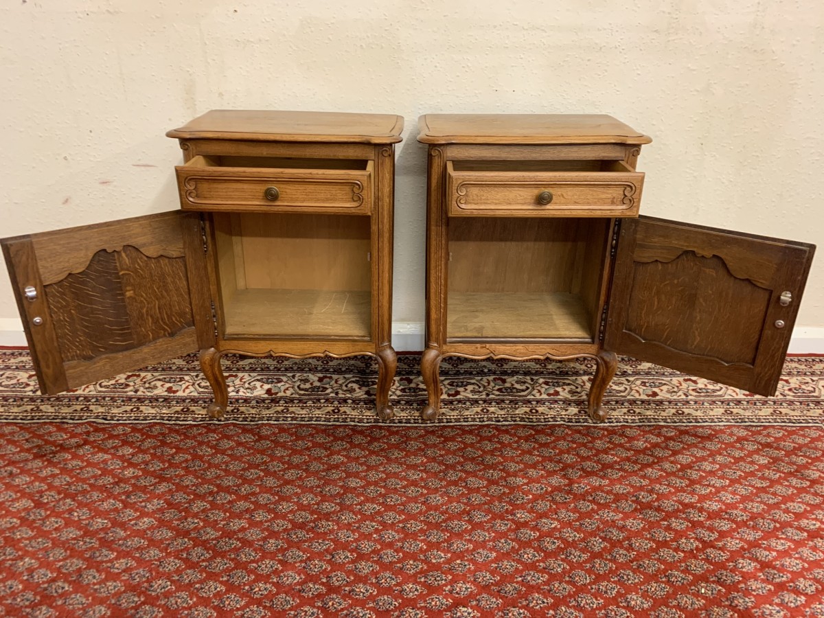 Fantastic Pair Of French Oak Bedside Cabinets - Image 16