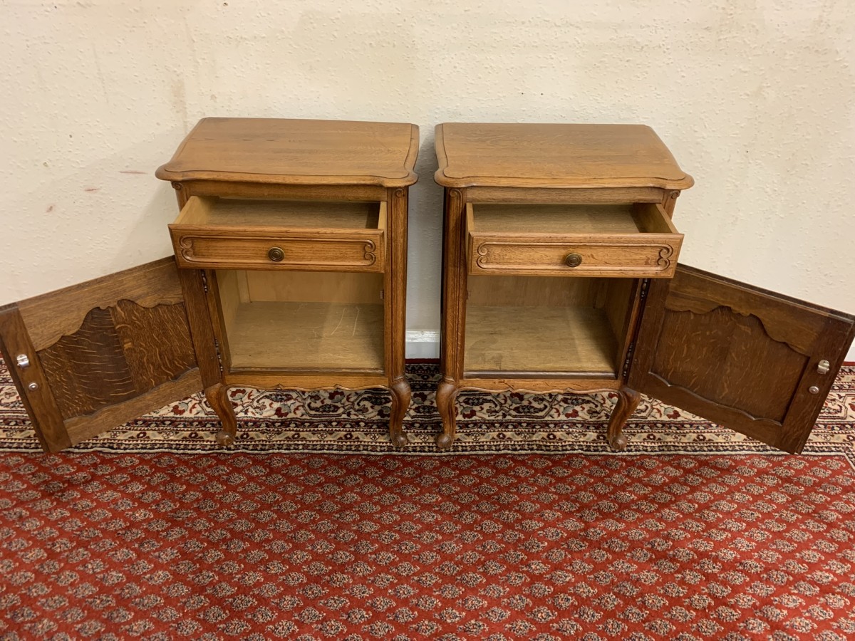 Fantastic Pair Of French Oak Bedside Cabinets - Image 17