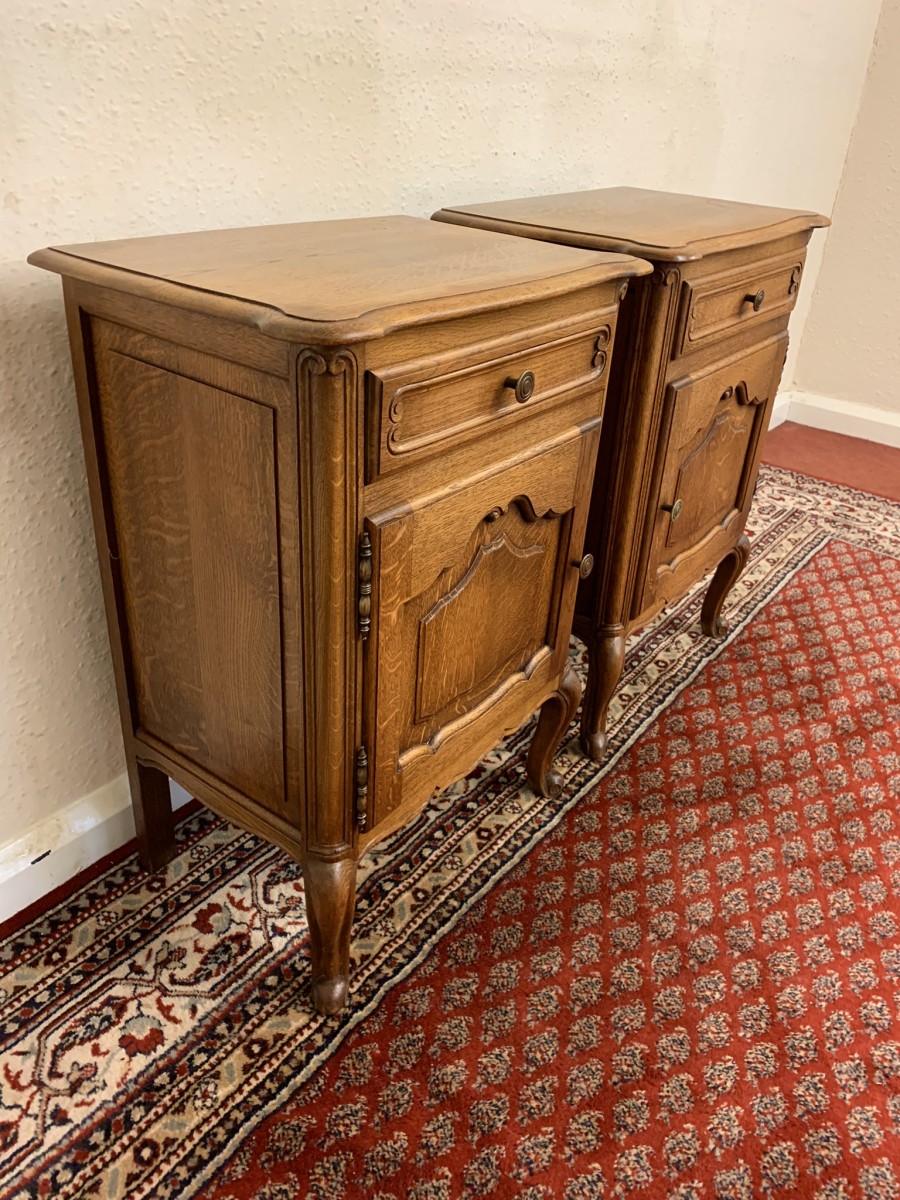 Fantastic Pair Of French Oak Bedside Cabinets - Image 4