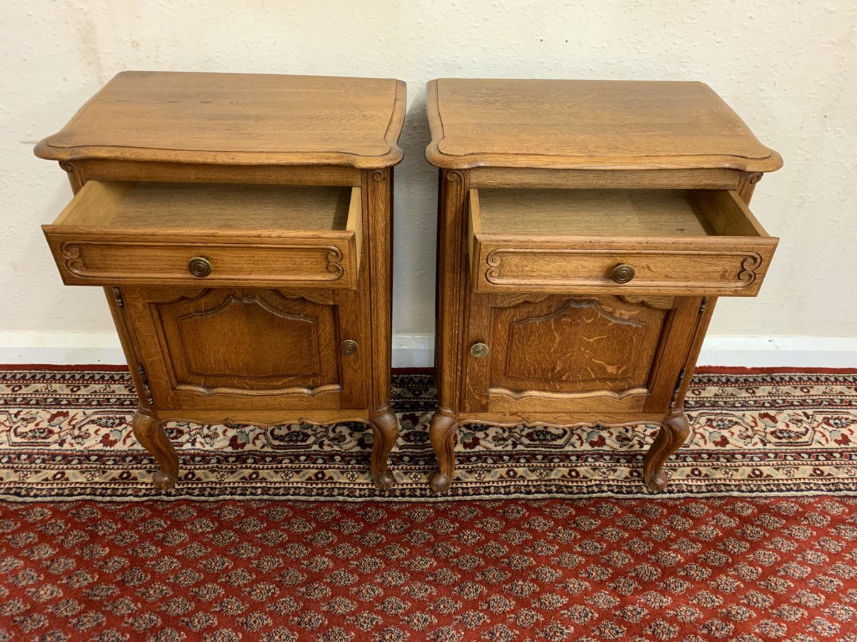 Fantastic Pair Of French Oak Bedside Cabinets - Image 5