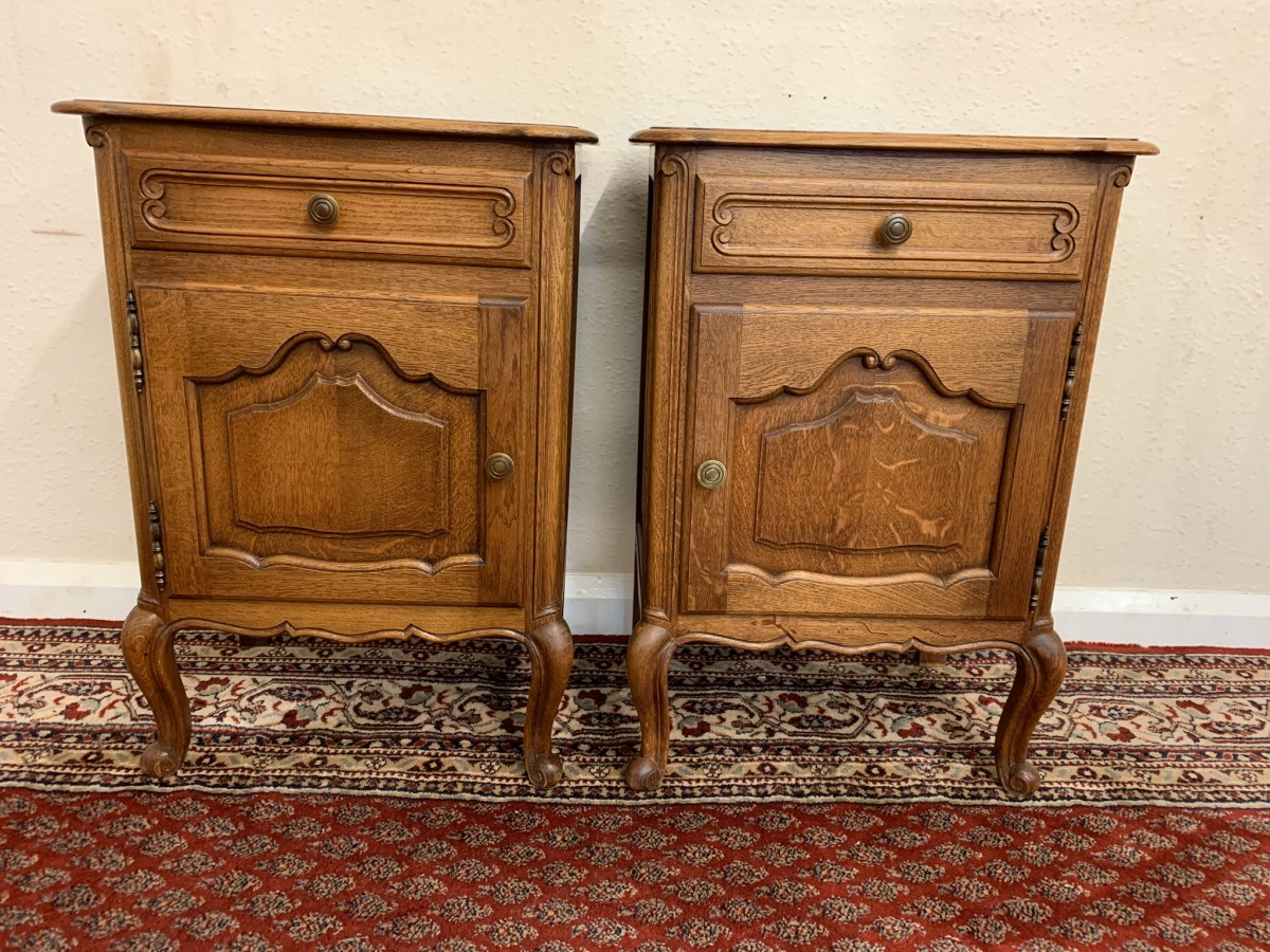 Fantastic Pair Of French Oak Bedside Cabinets - Image 7