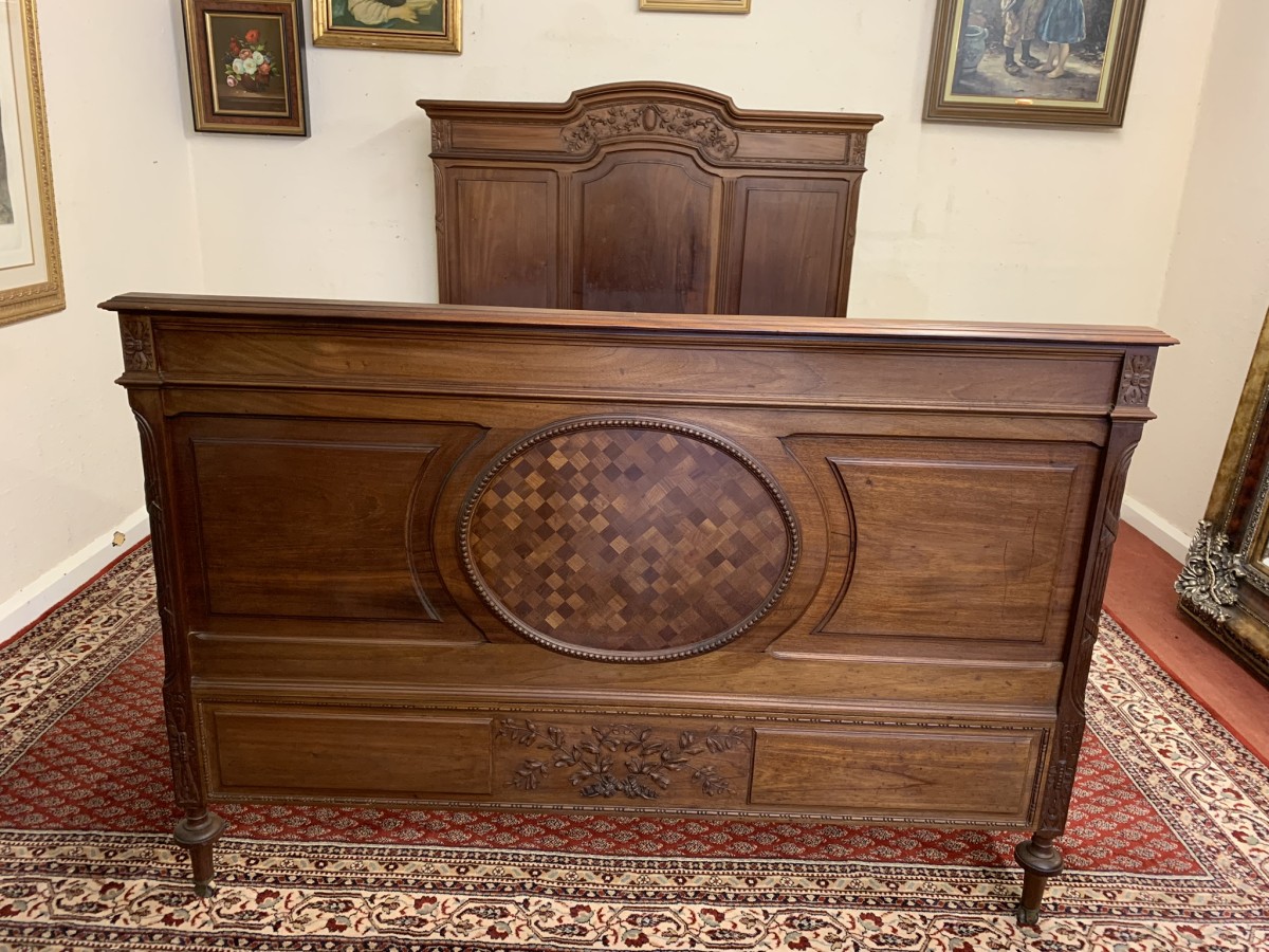 Outstanding Quality French Antique Carved Walnut Double Bed Circa 1900 - Image 2