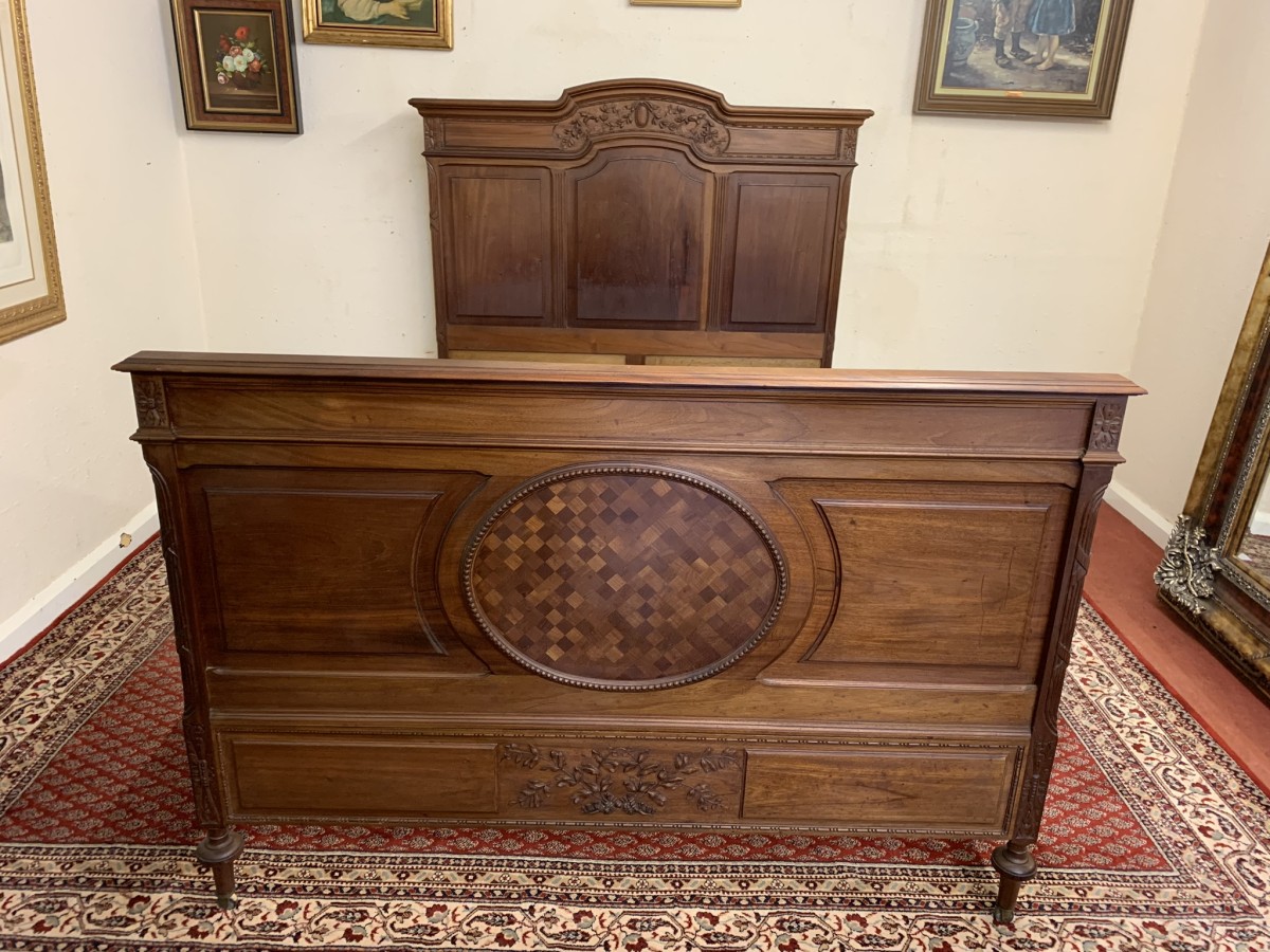 Outstanding Quality French Antique Carved Walnut Double Bed Circa 1900 - Image 3