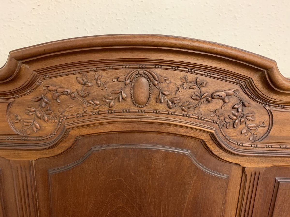 Outstanding Quality French Antique Carved Walnut Double Bed Circa 1900 - Image 9